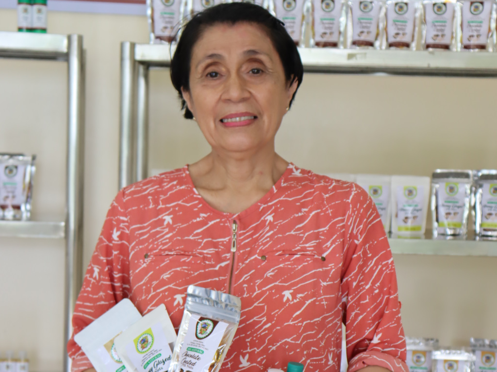 Pili with Melinda Yee.jpg Pili with Melinda Yee.jpg