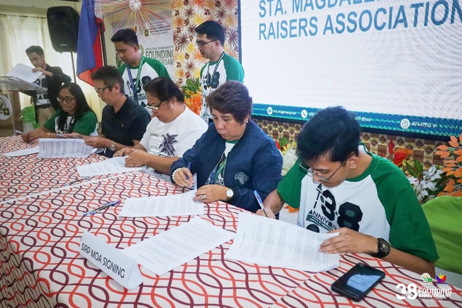 CTosoc_ MOA Signing Ceremony for the Swine Industry Recovery Project (SIRP). The ceremony is led by Center Director Elsa A. Parot, along with representatives from Local Government Units (LGUs) and SIRP beneficiarie.jpg CTosoc_ MOA Signing Ceremony for the Swine Industry Recovery Project (SIRP). The ceremony is led by Center Director Elsa A. Parot, along with representatives from Local Government Units (LGUs) and SIRP beneficiarie.jpg