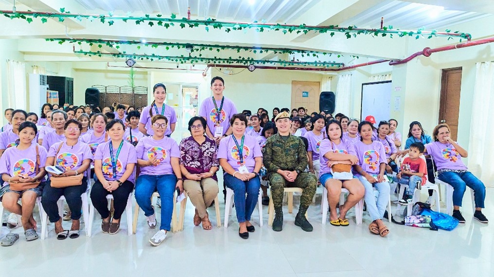 GemTorren_Participants, Activity Management Team, and Resource Speaker pose for a group photo..jpg
