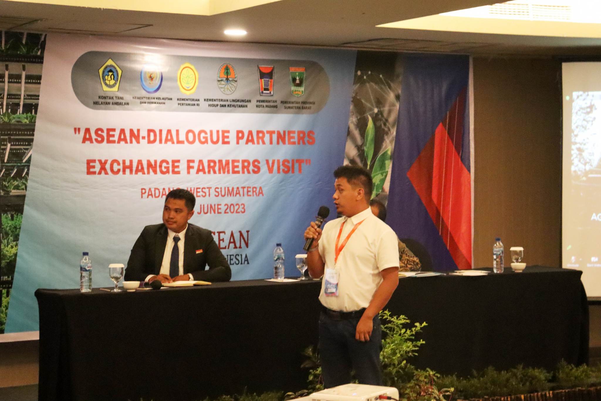 ASEAN Bert talk longshot.jpg ASEAN Bert talk longshot.jpg